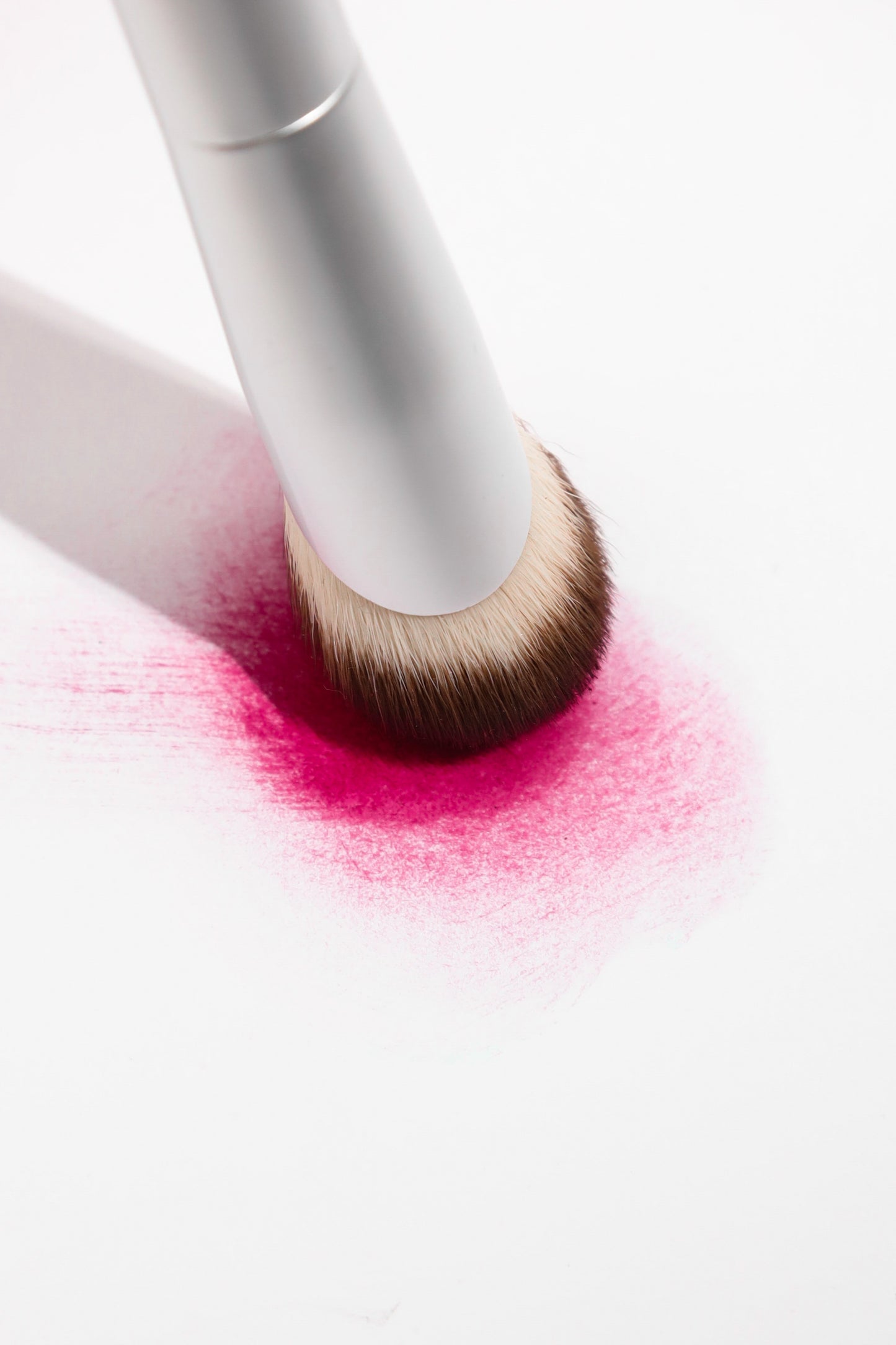 MULTITASKER & MAKEUP BRUSH
