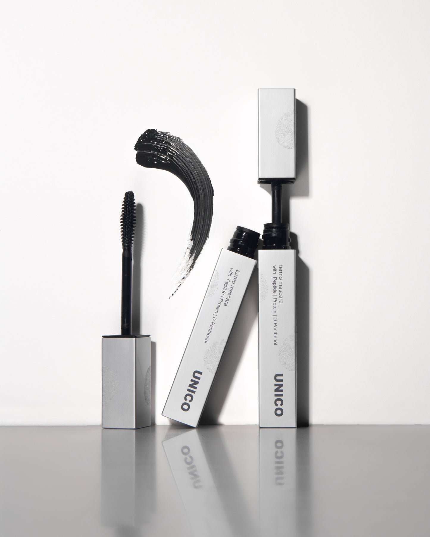 BLACK TERMO MASCARA with peptides