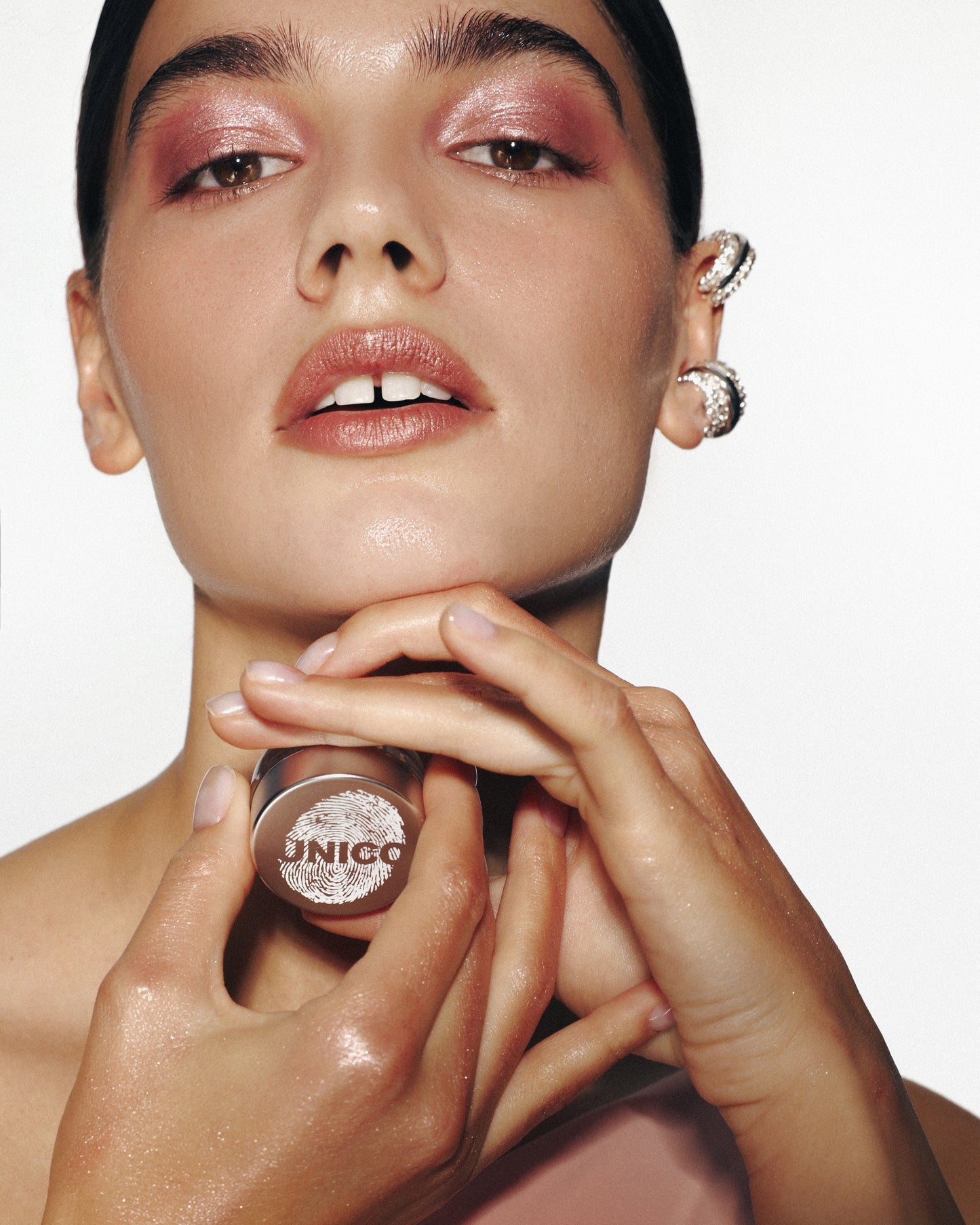 SHINY EYE TOPPER MUSE