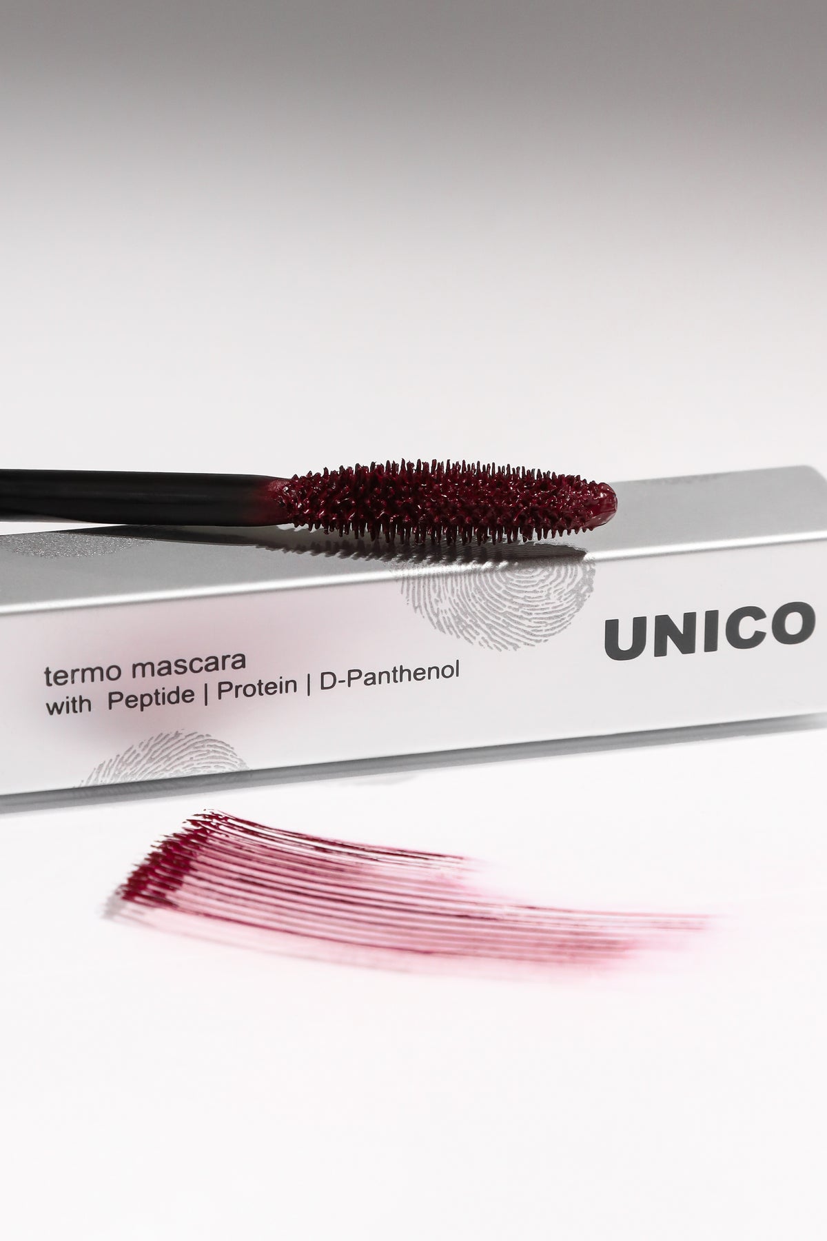 BURGUNDY TERMO MASCARA with peptides