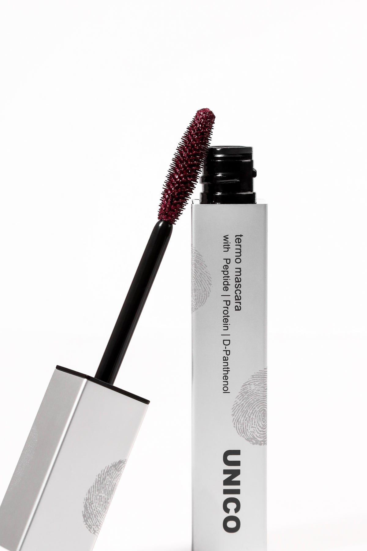 BURGUNDY TERMO MASCARA with peptides