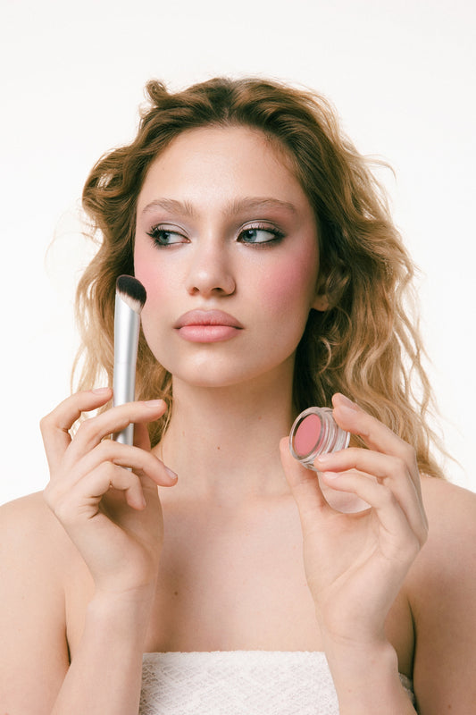 MULTITASKER & MAKEUP BRUSH